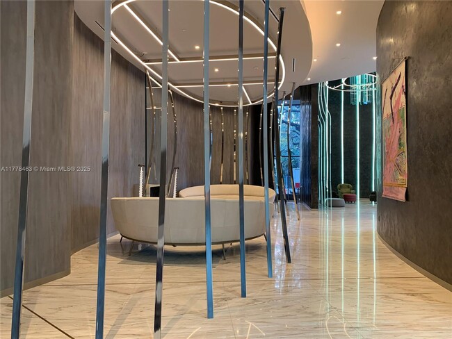 Building Photo - 1000 Brickell Plaza