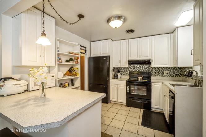 Building Photo - 4914 Louise St