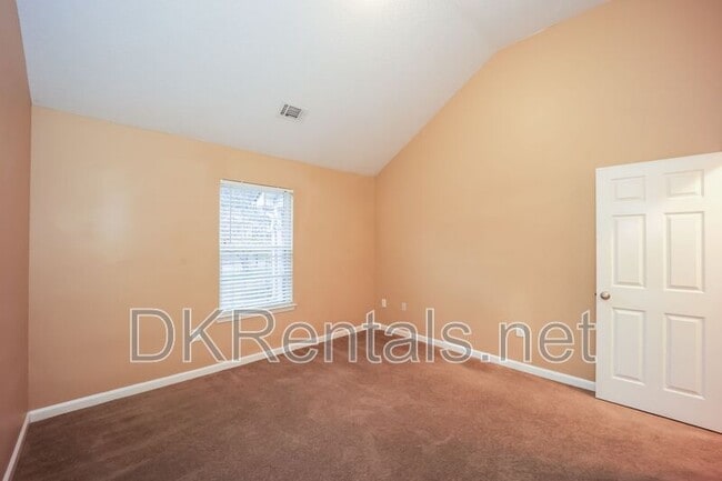 Building Photo - 4827 Wolfcreek View