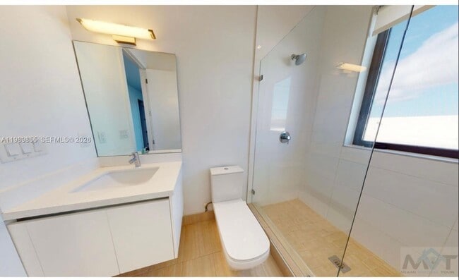 Building Photo - 16580 Sunset Way