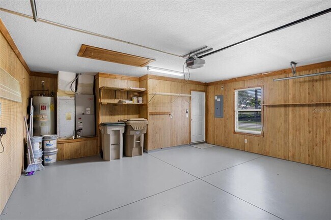 Building Photo - 5622 King James Ave
