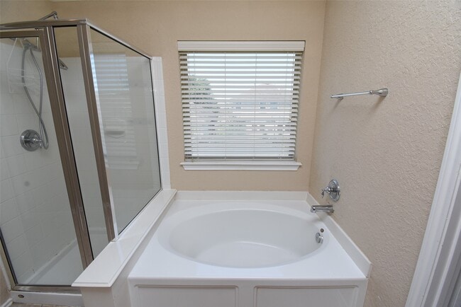 Building Photo - 11215 Overland Trail Dr