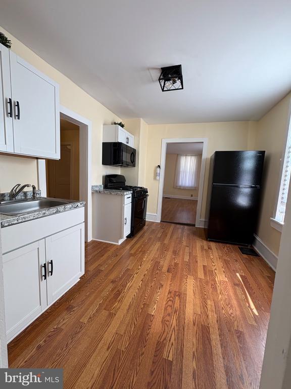 Building Photo - 224 N DELSEA Dr