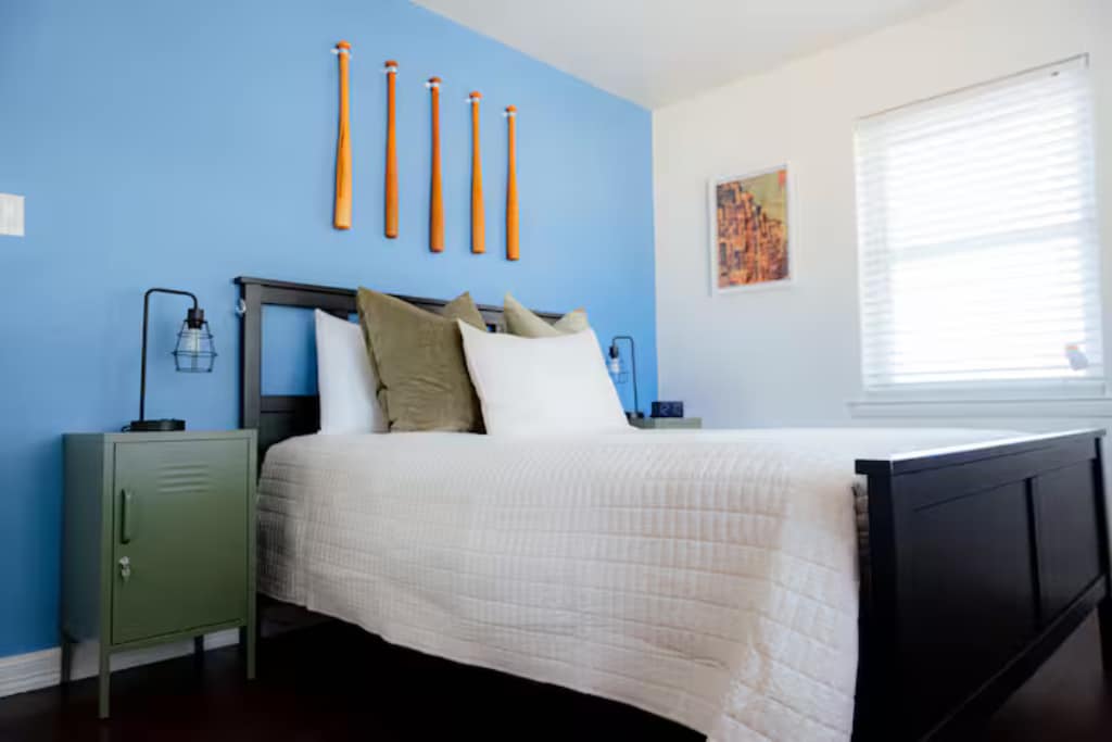 Building Photo - 1011 E Wintergreen Rd