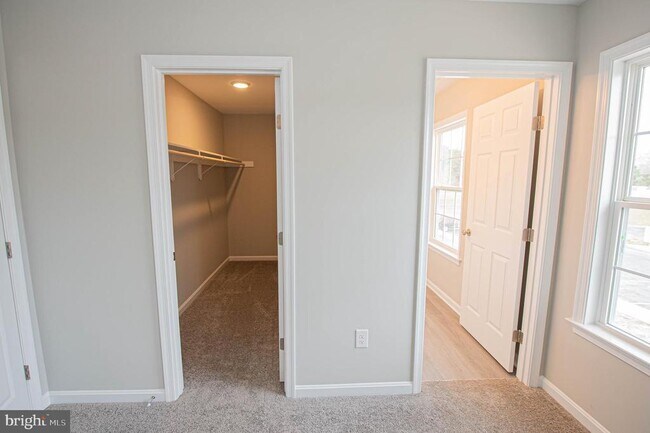 Building Photo - 242 Morgans Ct