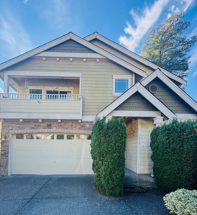 Building Photo - Stylishly updated 4 BedroHome in Park at C...