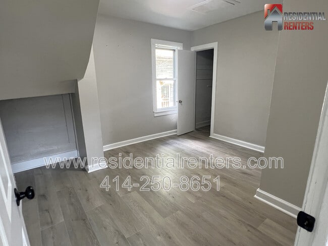 Building Photo - 5426 N 41st St