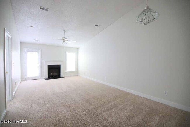 Building Photo - 173 Emily Dr