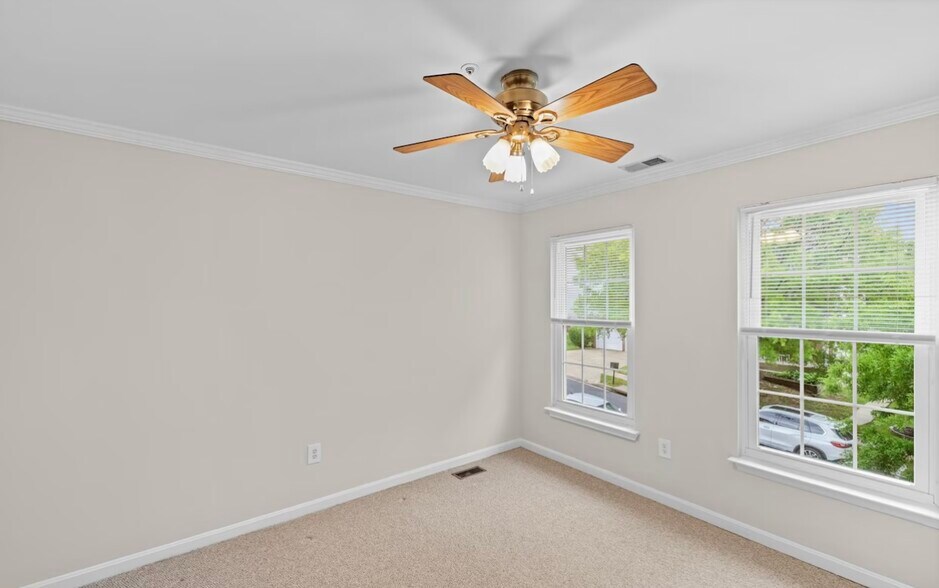 Building Photo - 5714 Silk Tree Dr