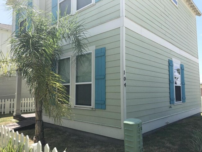 Primary Photo - 104 Sailhouse