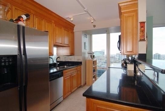 Building Photo - 345 N La Salle Dr