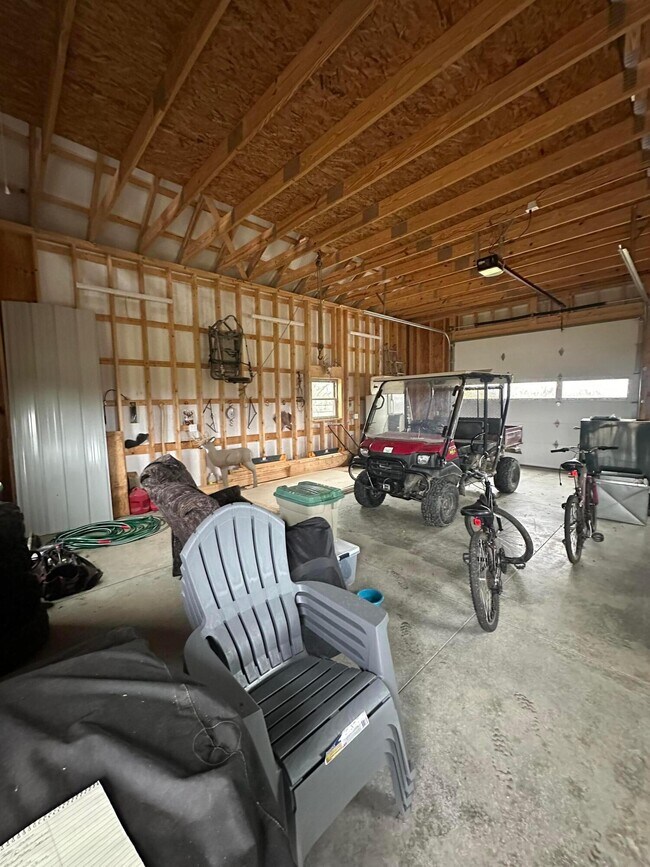 Building Photo - 3420 Point Lookout Rd