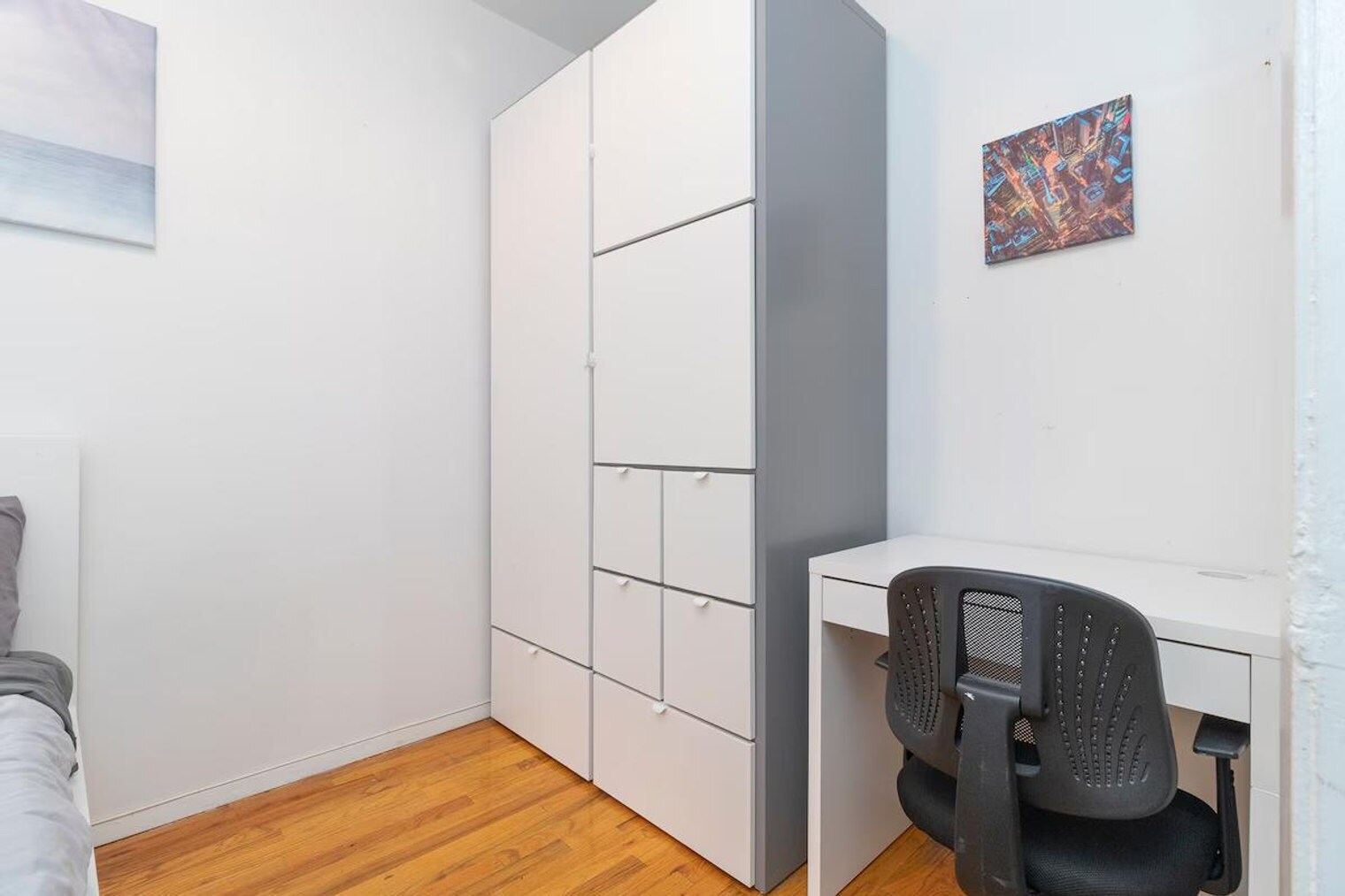 Building Photo - 315 E 95th St