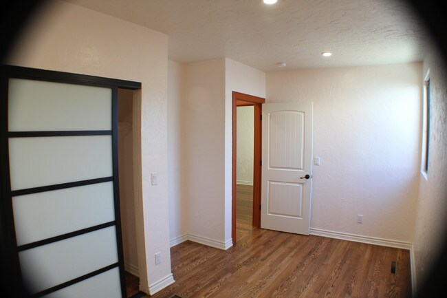 Building Photo - 3827 W Ave 42