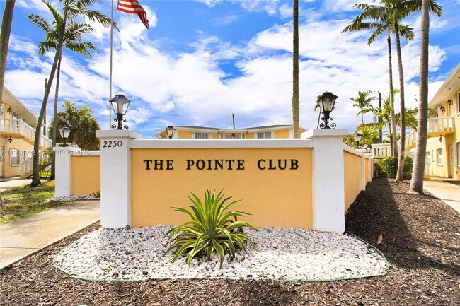 Building Photo - 2230 NE 56th Pl