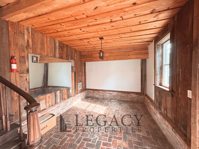 Building Photo - Scuffletown