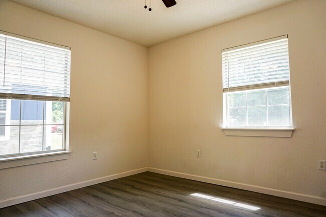 Building Photo - 233 Grand Prix Dr