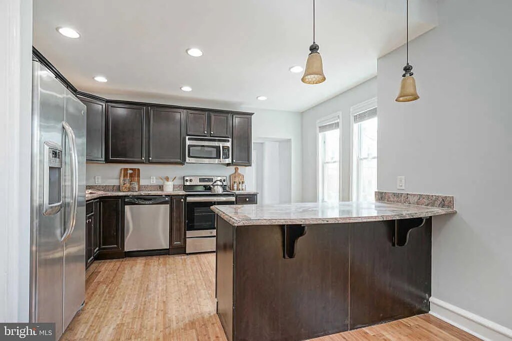 Building Photo - 217 Shurs Ln