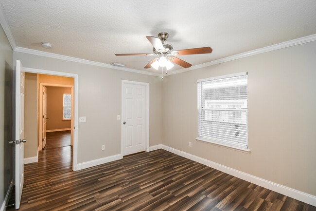 Building Photo - 108 E Manson Rd