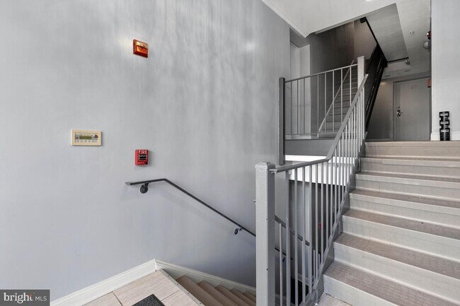 Building Lobby - 712 Marietta Pl NW
