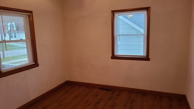 Building Photo - 422 N Ottokee St