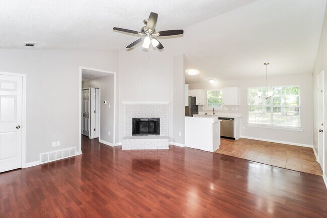 Building Photo - 5930 Garden Ridge Dr