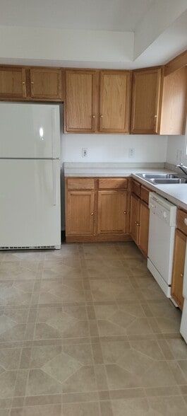 Kitchen - 2010 Grammercy Ave