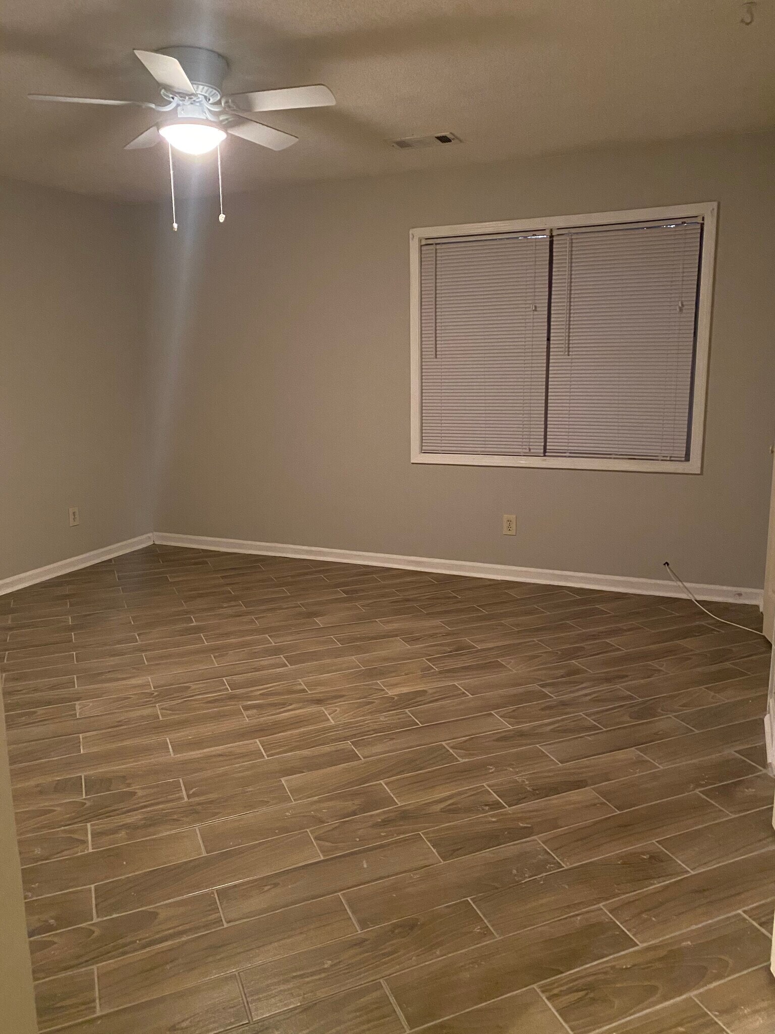 Building Photo - 5091 Farm Valley Dr NE