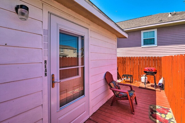 Building Photo - 1319 40th St