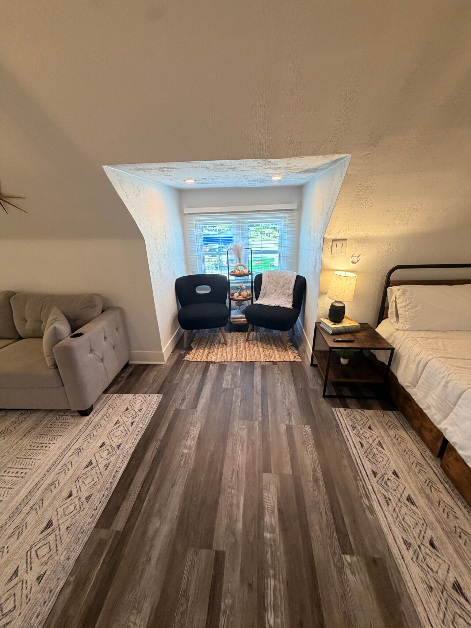 Apt 3 Studio - 664 New Castle Road