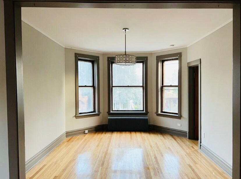 Building Photo - 2042 W Hutchinson St