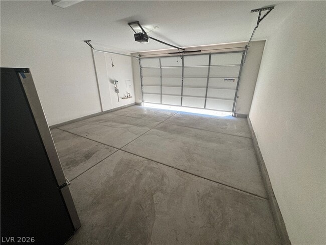 Building Photo - 1051 E Sunset Rd