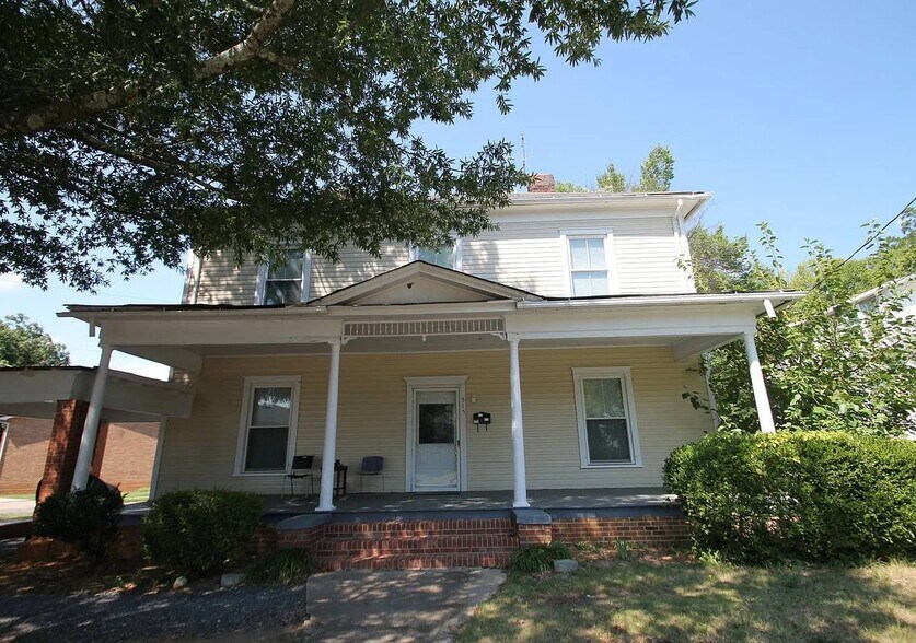 Building Photo - 315 Park Ave