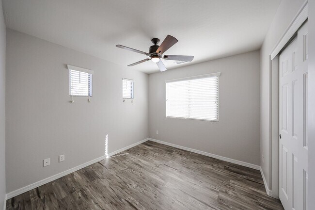 Building Photo - 16039 N 19th Dr