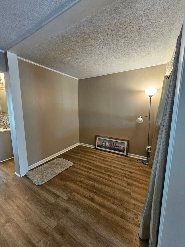 Building Photo - 610 Putters Ln