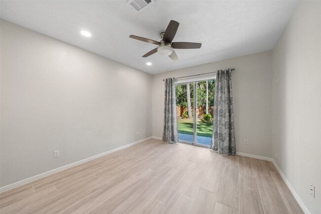 Building Photo - 1912 Foxtail Pl