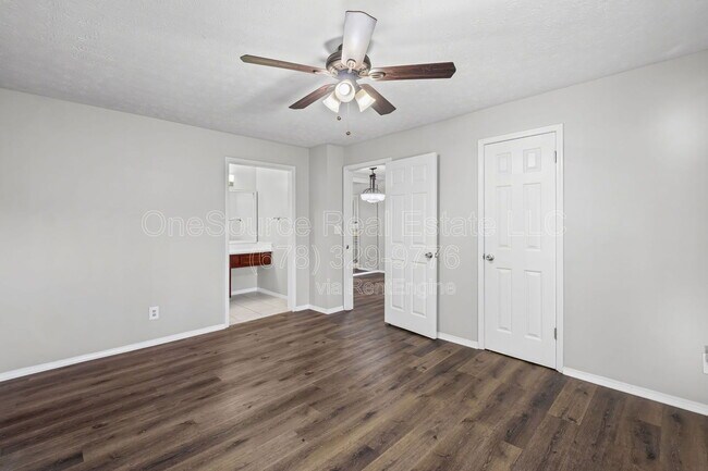 Building Photo - 907 Augusta Dr