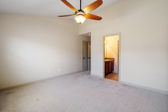 Building Photo - 3 Bedroom, 2 Bath - Ranch in Wynbrook, Boi...