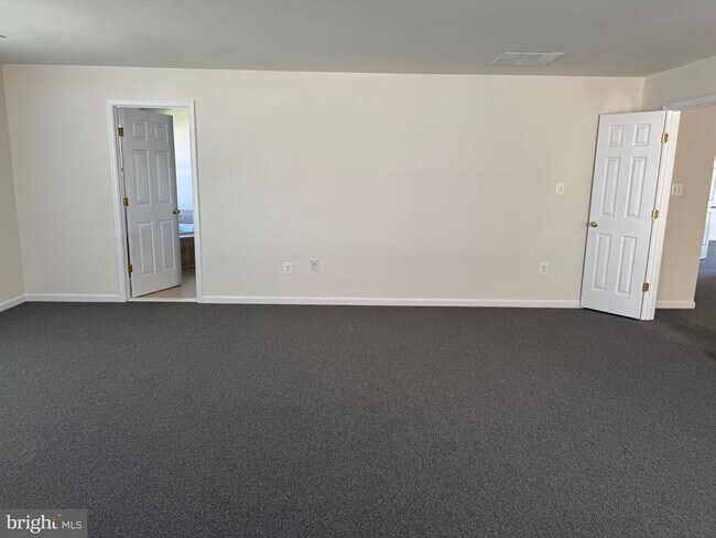 Building Photo - 9719 Inkwood Dr