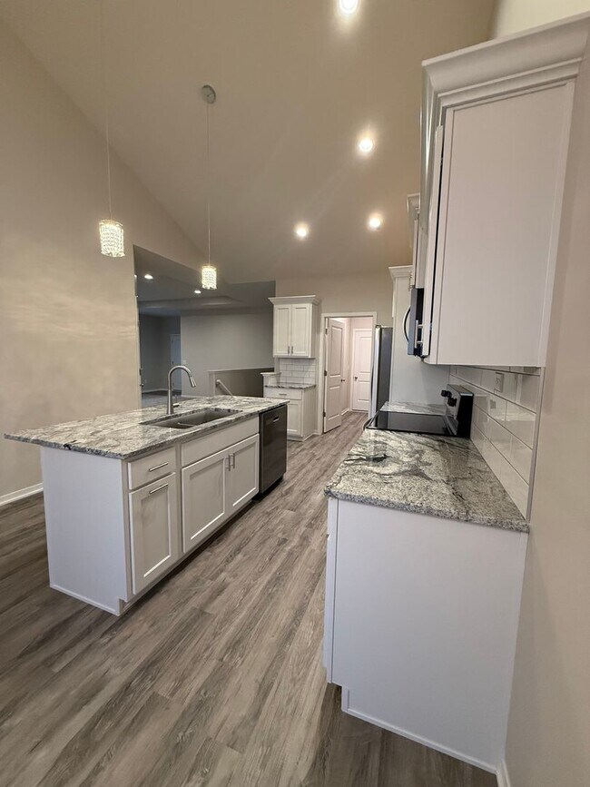 Building Photo - New Construction 3 bedroom/3 bath townhome in South Lincoln