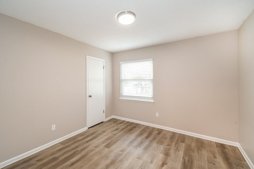 Building Photo - 8056 Rodin Ct