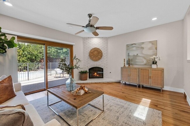 Building Photo - Updated Single-Story 4BR Home with Pool in Prime Pleasanton Valley Location