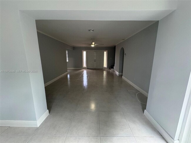 Building Photo - 3600 SW 32 Ave