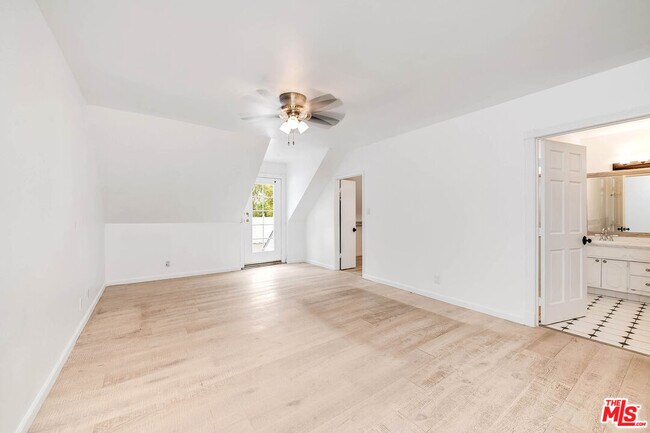 Building Photo - 4309 Gentry Ave