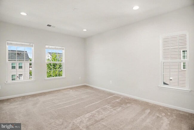 Building Photo - 1643 Dorothy Ln