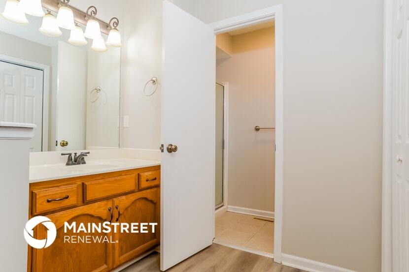 Building Photo - 713 SW Nelson Dr