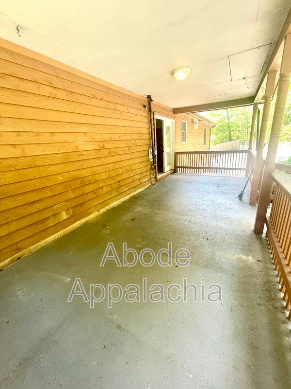 Building Photo - 1233 Collins Hwy