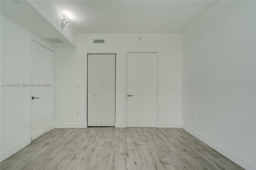 Building Photo - 1300 S Miami Ave
