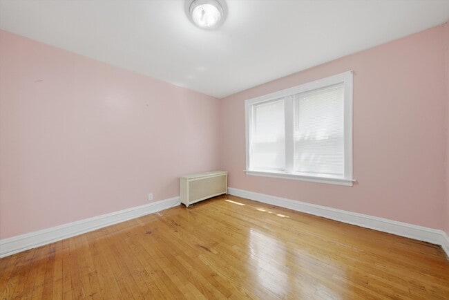 Building Photo - 6316 N Artesian Ave