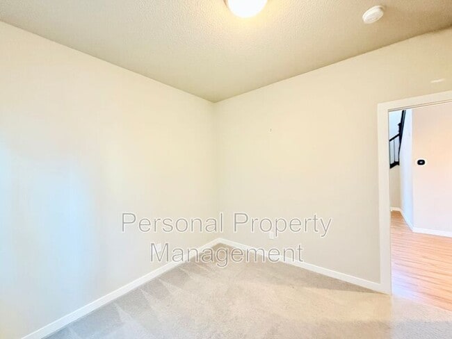 Building Photo - 15601 NE 107th St